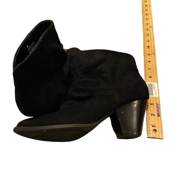Clearance DIBA Ladies Black Faux suede ruched bootie size 8 Fabric upper 3” Heel - Picture 5 of 15